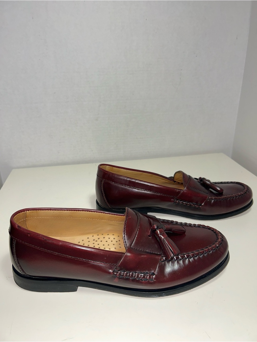 Johnston & Murphy Burgundy Leather Tassel Slip On Loafer